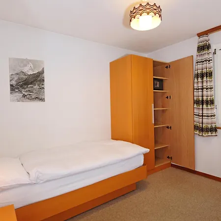 فندق Alphubel 2*